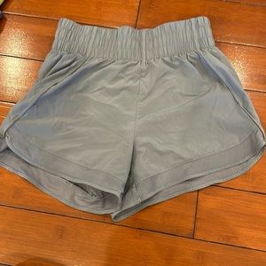 Athleta Mesh Racer Run Short 4” size XS
